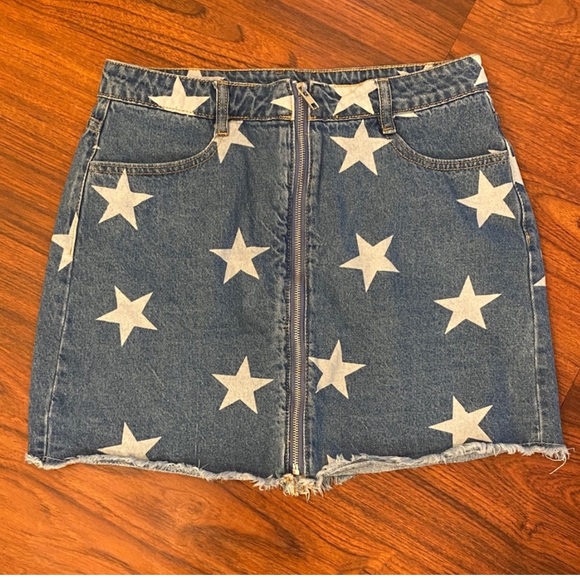 Le Lis Dresses & Skirts - Le Lis Star Print Denim Mini Skirt